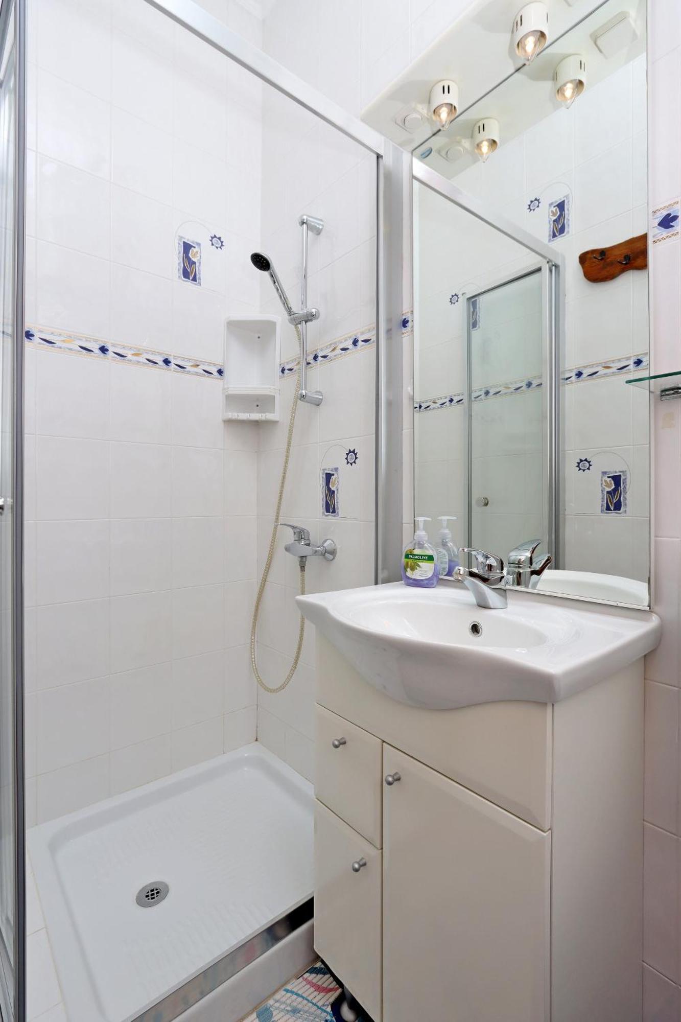מטולי Apartments With A Parking Space Opatija - Pobri, Opatija - 7813 מראה חיצוני תמונה
